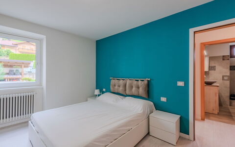 Federica: Interieur Ontwerp, Slaapkamer, Bed, Muur, Meubilair, Flooring, Verdieping, Hout, Plafond, Laken