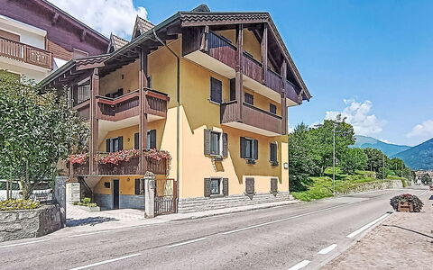 Federica: Woongebied, Buurt, Huis, Huis, Menselijke Nederzetting, Balkon, Dorp, Voorstad, Bergdorp