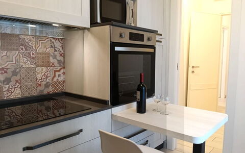 Oasi Blocco a: Flooring, Interieur Ontwerp, Keuken, Countertop, Verdieping, Toestel Van De Keuken, Major Appliance, Meubilair, Cabinetry, Kamer