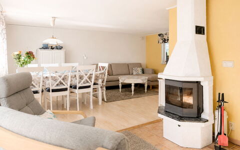 Jennys Pärla: Meubilair, Interieur Ontwerp, Flooring, Hout, Verdieping, Kamer, Plafond, Woonkamer, Verlichting, Bankstel