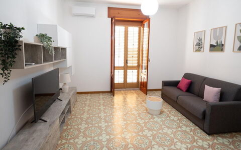 Sole Mare Sicilia: Flooring, Verdieping, Interieur Ontwerp, Hout, Huis, Kamer, Meubilair, Houten Vloer, Appartement, Woonkamer