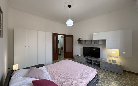 Sole Mare Sicilia: Meubilair, Interieur Ontwerp, Flooring, Verdieping, Muur, Kamer, Plafond, Hout, Bed, Slaapkamer