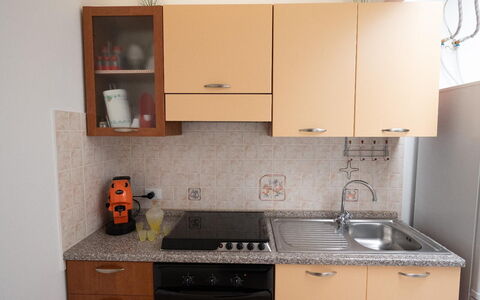 Sole Mare Sicilia: Toestel Van De Keuken, Keuken, Countertop, Major Appliance, Cabinetry, Hout, Gootsteen, Fornuis, Fornuis, Meubilair