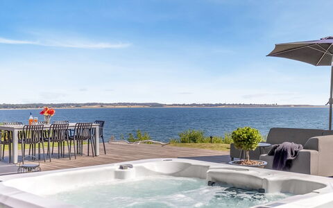 Lin - 80M from the Sea: Bad, Loodgieterswerkinrichting, Vrije Tijd, Buitenmeubels, Zwembad, Jacuzzi, Paraplu, Toevlucht, Ontwerp