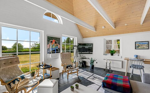 Helma - 580M to the Fjord: Interieur Ontwerp, Meubilair, Hout, Flooring, Plafond, Verdieping, Stoel, Woonkamer, Verlichting, Huis