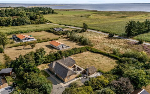 Helma - 580M to the Fjord: Huis, Dak, Huis, Verblijf, Landschap, Landelijk Gebied, Land Lot, Plain, Landgoed, Menselijke Nederzetting