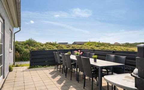 Filine - 100M from the Sea: Meubilair, Buitenmeubels, Buitentafel, Stoel, Schaduw, Dek, Hardwood, Keuken En Eettafel, Patio, Balkon