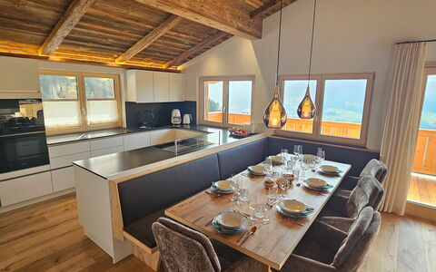 Kaiserchalet: Interieur Ontwerp, Meubilair, Hout, Flooring, Plafond, Verdieping, Keuken, Kamer, Lichte Inrichting, Huis