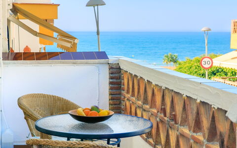 La Mar Serena: Meubilair, Zee, Schaduw, Balkon, Buitenmeubels, Oceaan, Beits, Toevlucht, Stoel, Strand