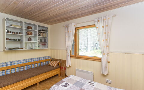 Hakojärventie 3B: Meubilair, Interieur Ontwerp, Hout, Bed, Slaapkamer, Verdieping, Flooring, Plafond, Kamer, Huis