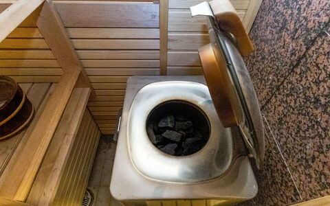 Hakojärventie 3B: Wc Bril, Loodgieter, Toilet, Badkamer, Loodgieterswerkinrichting, Hardwood, Beits