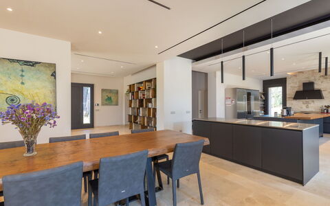 San Giuseppe: Meubilair, Interieur Ontwerp, Flooring, Verdieping, Muur, Hout, Keuken En Eettafel, Plafond, Tafel, Eetkamer