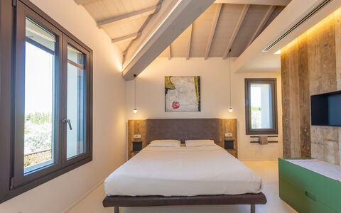 San Giuseppe: Slaapkamer, Interieur Ontwerp, Bed, Muur, Hout, Plafond, Bedding, Kamer, Laken, Meubilair