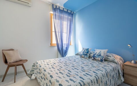 Mariposa: Blauw, Interieur Ontwerp, Meubilair, Flooring, Verdieping, Slaapkamer, Muur, Bed, Hout, Plafond
