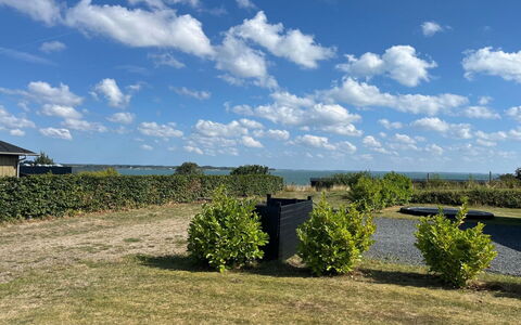 Thrine - 150M from the Sea: Lucht, Blauw, Groen, Vegetation, Struik, Wolk, Plain, Grasland, Land Lot