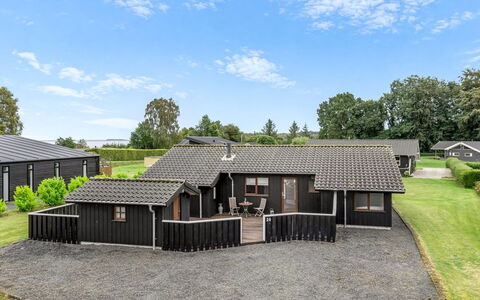 Thrine - 150M from the Sea: Meubilair, Interieur Ontwerp, Flooring, Verdieping, Hout, Bed, Kamer, Plafond, Slaapkamer, Textiel