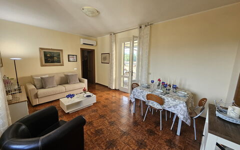 Alla Terrazza sul Fiume: Flooring, Verdieping, Interieur Ontwerp, Meubilair, Kamer, Appartement, Verlichting, Huis, Plafond, Woonkamer