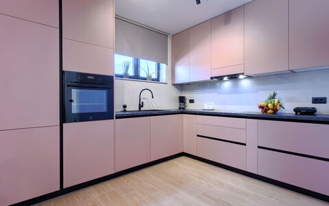 Eroa: Hout, Keuken, Interieur Ontwerp, Cabinetry, Major Appliance, Countertop, Toestel Van De Keuken, Fornuis, Beits, Ontwerp