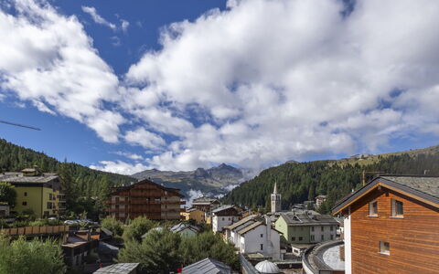 La Fiorera: Bergachtig Landvormen, Bergketen, Heuvel Station, Helling, Alpen, Dorp, Vallei, Bergdorp, Winter, Freezing