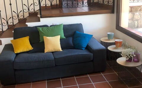 Villa Ulivi: Meubilair, Hout, Flooring, Interieur Ontwerp, Verdieping, Stoel, Tafel, Huis, Buitenmeubels, Plafond