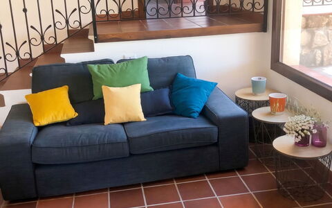 Villa Ulivi: Meubilair, Interieur Ontwerp, Flooring, Bankstel, Verdieping, Hout, Woonkamer, Kamer, Verlichting, Tafel