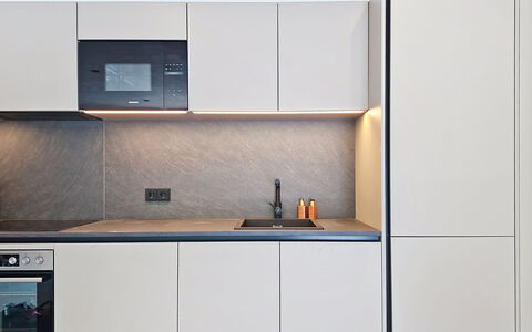 Alpenchalet Gundolf: Toestel Van De Keuken, Keuken, Countertop, Hout, Cabinetry, Major Appliance, Interieur Ontwerp, Huishoudapparatuur, Flooring, Meubilair
