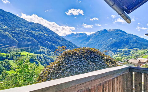 Alpenchalet Gundolf: Meubilair, Interieur Ontwerp, Stoel, Flooring, Tafel, Toevlucht, Verdieping, Plafond, Kamer, Eco Hotel