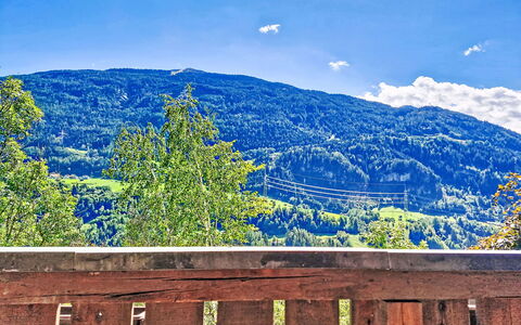 Alpenchalet Gundolf: Meubilair, Interieur Ontwerp, Stoel, Flooring, Tafel, Toevlucht, Verdieping, Plafond, Kamer, Eco Hotel