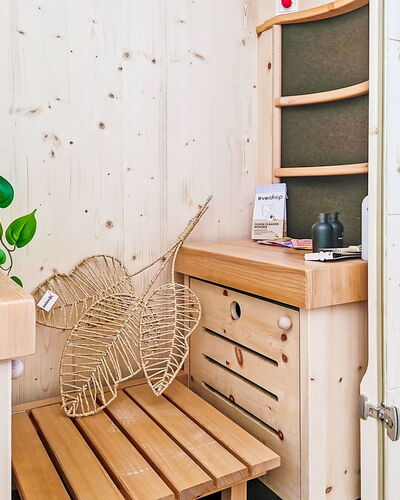 Alpenchalet Gundolf: Meubilair, Interieur Ontwerp, Stoel, Flooring, Tafel, Toevlucht, Verdieping, Plafond, Kamer, Eco Hotel