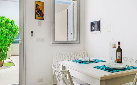 Dina Home: Meubilair, Interieur Ontwerp, Stoel, Flooring, Tafel, Toevlucht, Verdieping, Plafond, Kamer, Eco Hotel