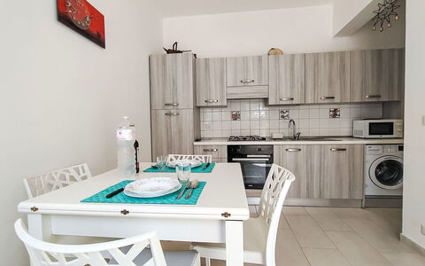 Dina Home: Meubilair, Interieur Ontwerp, Stoel, Flooring, Tafel, Toevlucht, Verdieping, Plafond, Kamer, Eco Hotel