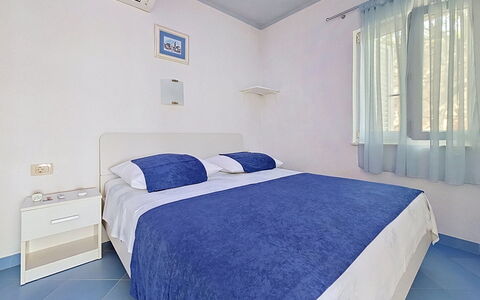 Marina Sevid 106: Verdieping, Flooring, Interieur Ontwerp, Slaapkamer, Bed, Meubilair, Appartement, Plafond, Kamer, Bedding