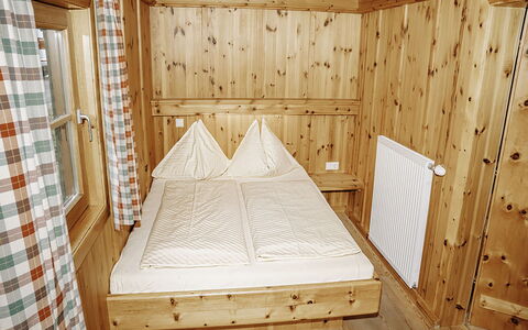 Zirbenhütte: Zwembad, Boerderij, Landgoed, Villa, Toevlucht, Hacienda, Eco Hotel, Backyard