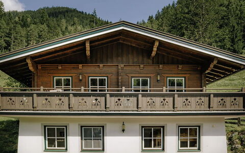 Chalet Amadé: Zwembad, Boerderij, Landgoed, Villa, Toevlucht, Hacienda, Eco Hotel, Backyard
