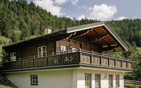 Chalet Amadé: Zwembad, Boerderij, Landgoed, Villa, Toevlucht, Hacienda, Eco Hotel, Backyard
