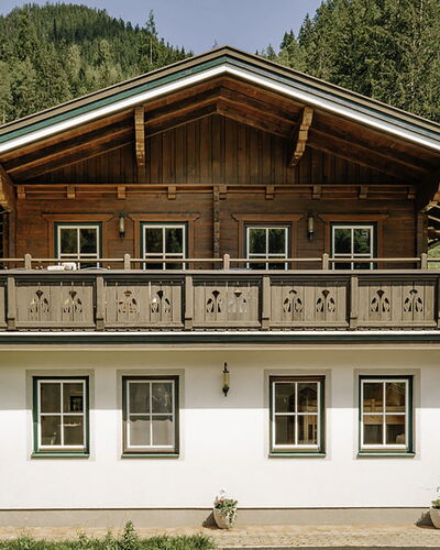Chalet Amadé: Zwembad, Boerderij, Landgoed, Villa, Toevlucht, Hacienda, Eco Hotel, Backyard