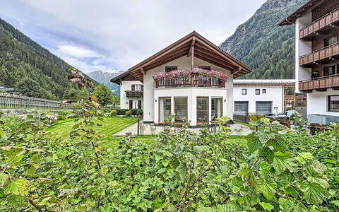 Jana: Zwembad, Boerderij, Landgoed, Villa, Toevlucht, Hacienda, Eco Hotel, Backyard