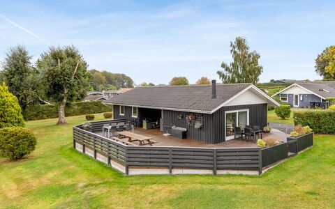 Efrosina - 600M from the Sea: Zwembad, Boerderij, Landgoed, Villa, Toevlucht, Hacienda, Eco Hotel, Backyard