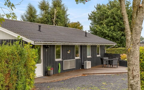 Efrosina - 600M from the Sea: Zwembad, Boerderij, Landgoed, Villa, Toevlucht, Hacienda, Eco Hotel, Backyard