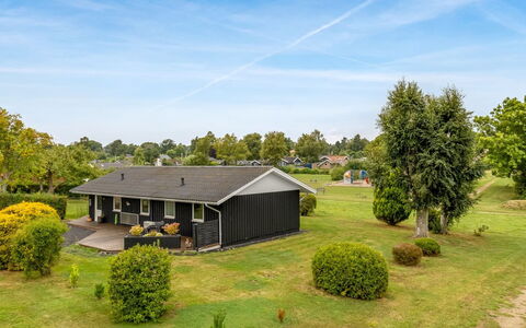Efrosina - 600M from the Sea: Zwembad, Boerderij, Landgoed, Villa, Toevlucht, Hacienda, Eco Hotel, Backyard