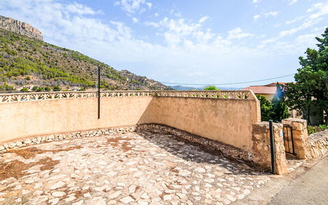 Dencis Villa: Zwembad, Boerderij, Landgoed, Villa, Toevlucht, Hacienda, Eco Hotel, Backyard