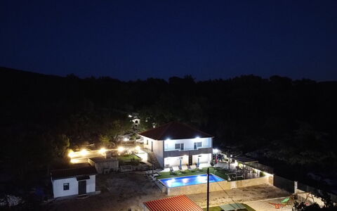 Mara: Zwembad, Boerderij, Landgoed, Villa, Toevlucht, Hacienda, Eco Hotel, Backyard