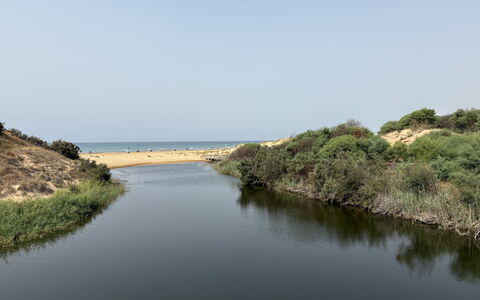 Villa Sandra: Watervoorraden, Water, Zwemwater, Natuurlijke Omgeving, Waterloop, Bank, Waterweg, Kanaal, Kust