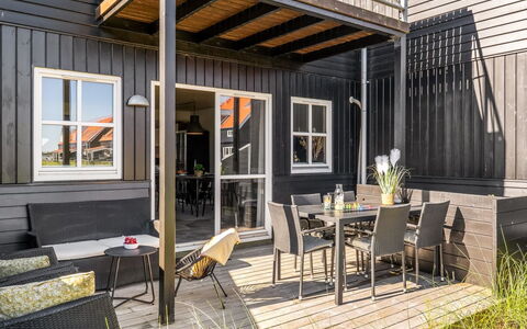 Alli - 100M from the Sea: Hout, Veranda, Deur, Dek, Siding, Huis, Samengesteld Materiaal, Hardwood, Beits, Plank