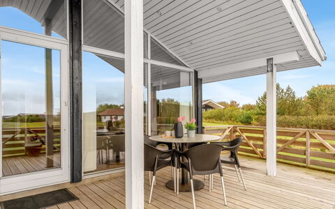 Clarice - 250M to the Fjord: Hout, Veranda, Dek, Plafond, Deur, Hardwood, Plank, Houten Vloer, Beits, Verblijf