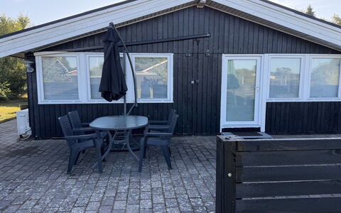 Grith - 740M to the Fjord: Huis, Dak, Schaduw, Verblijf, Dek, Werf, Siding, Plank, Buitenmeubels
