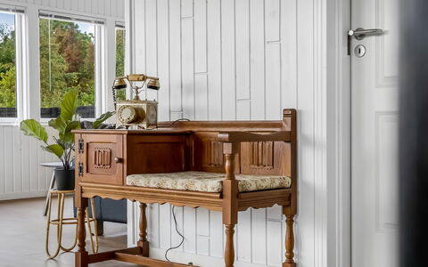 Grith - 740M to the Fjord: Hout, Meubilair, Flooring, Verdieping, Interieur Ontwerp, Houten Vloer, Beits, Hardwood, Woonkamer, Laminaatvloer