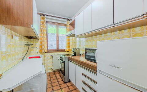 Nido del Brenta: Keuken, Flooring, Major Appliance, Interieur Ontwerp, Verdieping, Toestel Van De Keuken, Countertop, Plafond, Kamer, Tegel