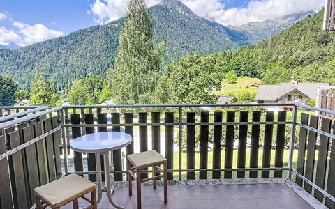 Nido del Brenta: Vegetation, Struik, De Lente, Verblijf, Tuin, Schaduw, Backyard, Werf, Stoel