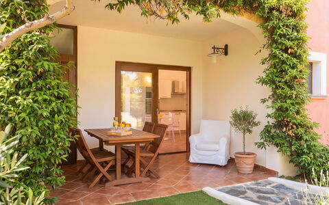 Casa Dell'Ulivo: Vegetation, Struik, De Lente, Verblijf, Tuin, Schaduw, Backyard, Werf, Stoel